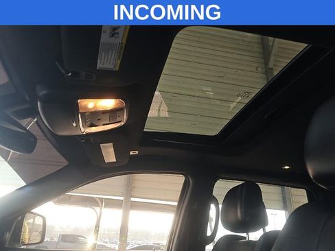 Used 2019 Jeep Grand Cherokee Limited image 13