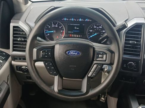 Used 2019 Ford F250 XLT w/ XLT Premium Package AWD/4WD image 20