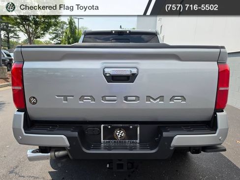 Used 2025 Toyota Tacoma Limited AWD/4WD image 4