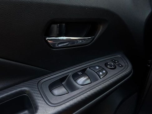 Used 2025 Nissan Versa SV FWD image 21