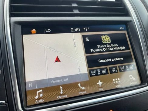 Used 2017 Lincoln MKX Reserve w/ Driver Assistance Package FWD image 21