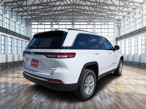 New 2025 Jeep Grand Cherokee Laredo X image 4