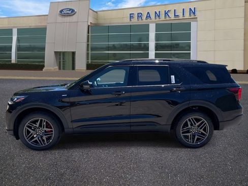 New 2026 Ford Explorer ST-Line w/ ST-Line Street Pack AWD/4WD image 4