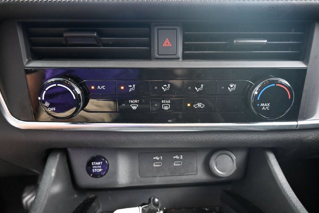 Used 2024 Nissan Rogue S AWD/4WD image 20