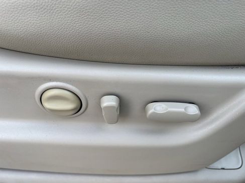 Used 2012 Chevrolet Suburban LT w/ Luxury Package image 38