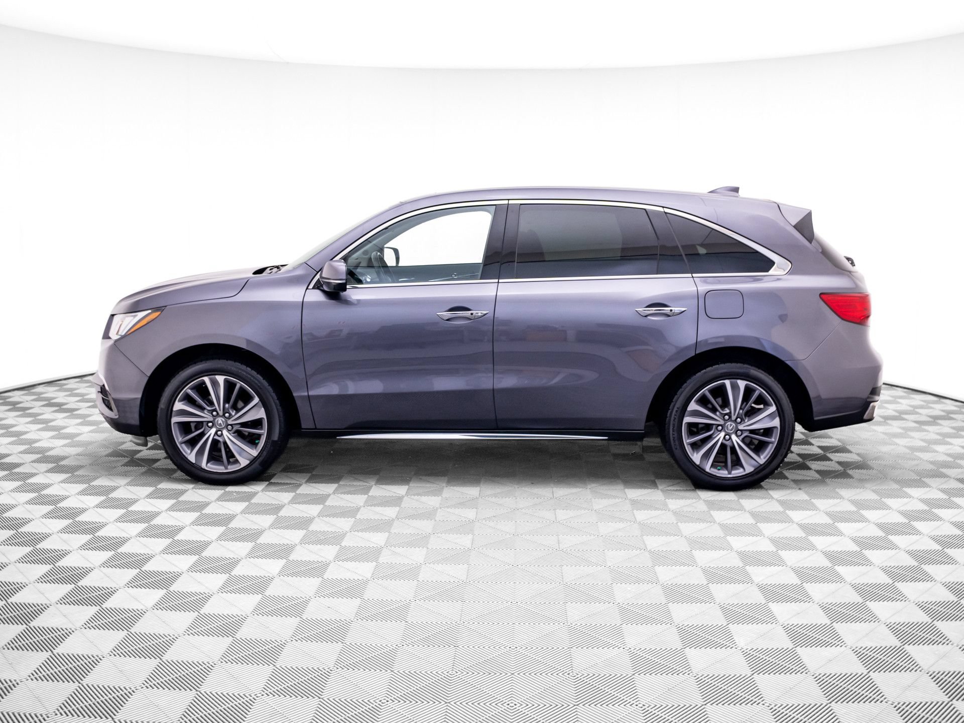 Used 2018 Acura MDX w/ Technology Package AWD/4WD image 2