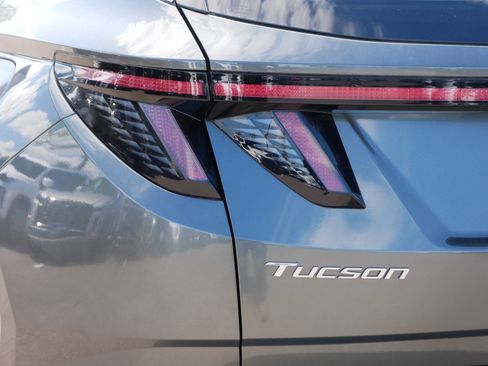 Certified 2023 Hyundai Tucson Limited AWD/4WD image 17