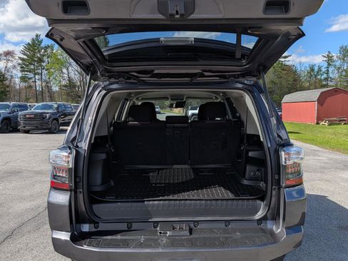 Used 2023 Toyota 4Runner SR5 AWD/4WD image 10