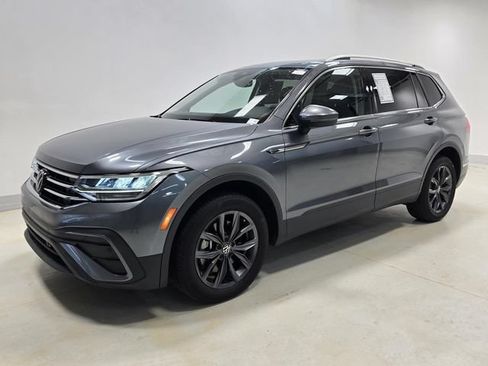 Used 2023 Volkswagen Tiguan SE FWD image 35