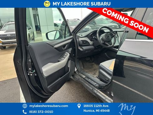 Used 2023 Subaru Outback Premium image 9