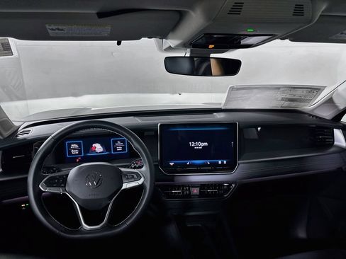 Certified 2025 Volkswagen Tiguan SE AWD/4WD image 13