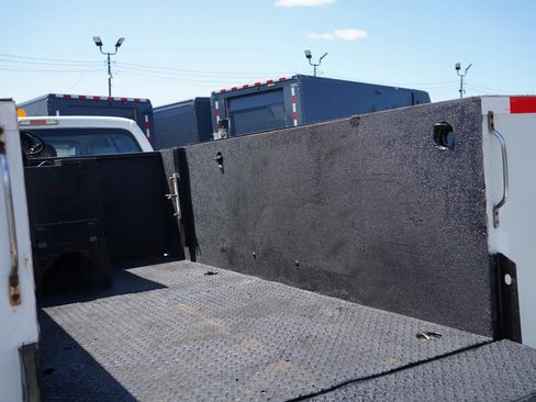 Used 2013 Ford F550 4x4 Crew Cab Super Duty w/ Payload Upgrade Pkg image 12