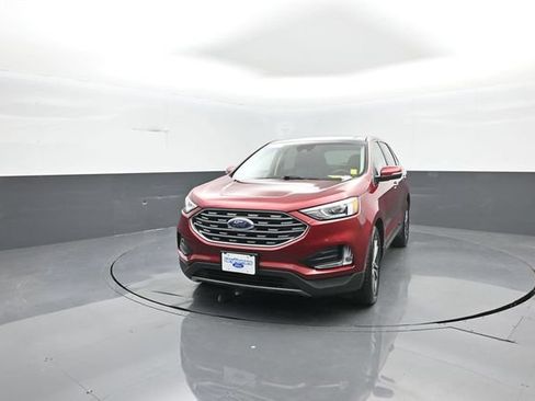 Certified 2019 Ford Edge Titanium w/ Cold Weather Package AWD/4WD image 4