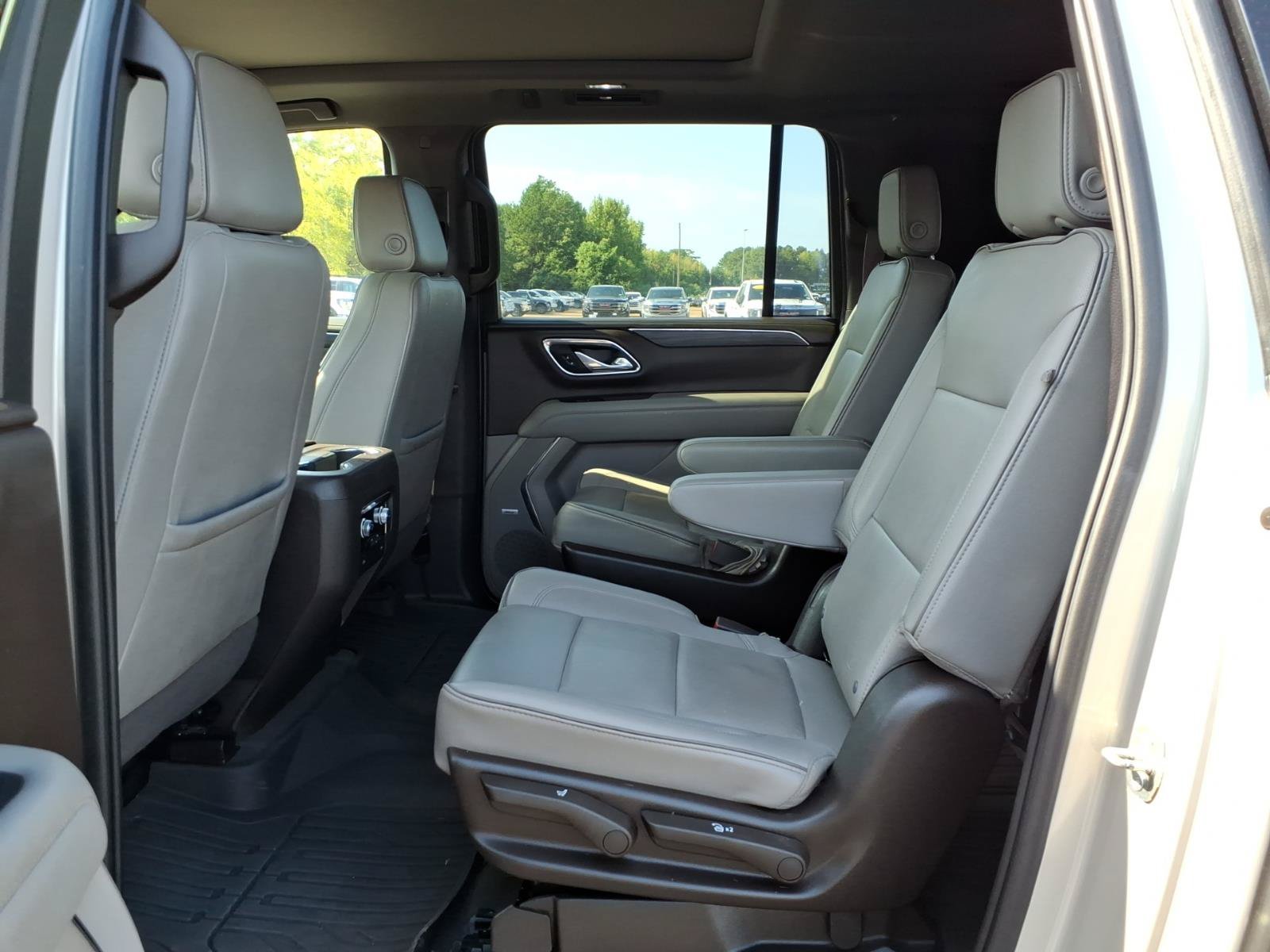 Used 2023 GMC Yukon XL SLT RWD image 22