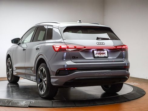 Used 2024 Audi Q4 e-tron Premium image 9