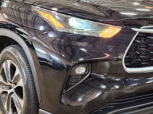 Used 2022 Toyota Highlander XLE image 14