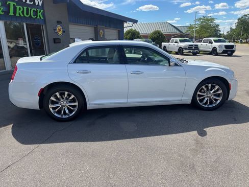 Used 2015 Chrysler 300 C w/ Harman/Kardon Audio Group AWD/4WD image 8