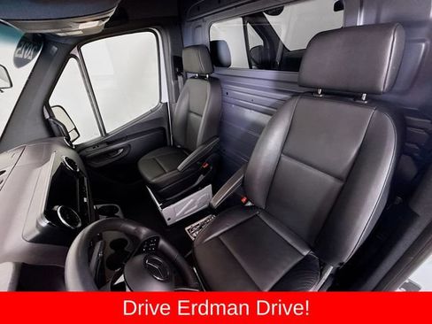 Used 2025 Mercedes-Benz Sprinter 2500 image 5