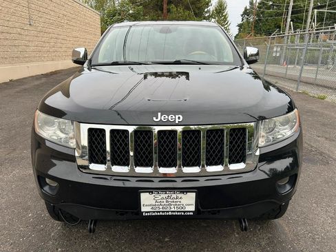 Used 2011 Jeep Grand Cherokee Overland AWD/4WD image 2