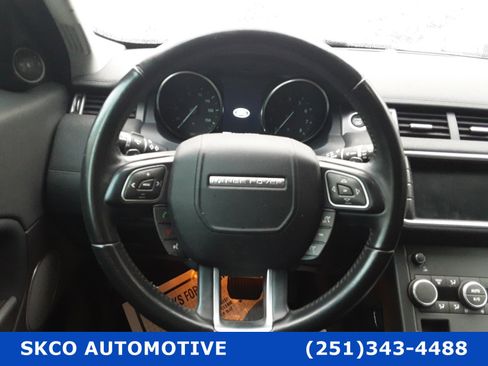 Used 2019 Land Rover Range Rover Evoque SE image 18