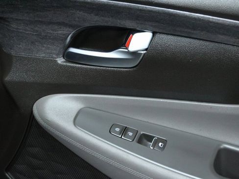 Used 2020 Hyundai Santa Fe SE image 11