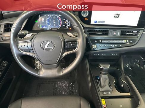 Used 2025 Lexus ES 300h w/ Premium Package FWD image 18
