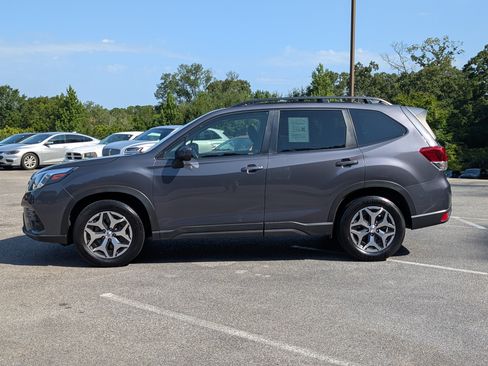 Used 2023 Subaru Forester Premium AWD/4WD image 6