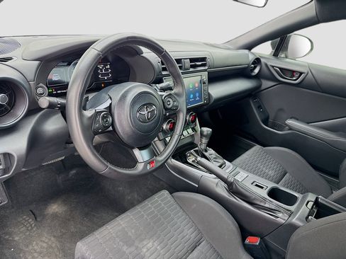 Used 2023 Toyota GR86 RWD image 7