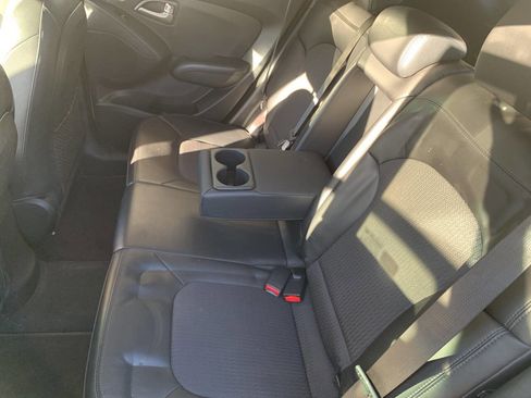 Used 2011 Hyundai Tucson GLS image 15