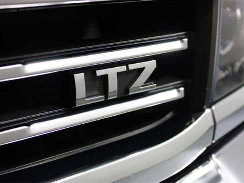 Used 2019 Chevrolet Silverado 3500 LTZ w/ Duramax Plus Package image 4