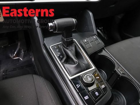 Used 2024 Kia Sportage LX AWD/4WD image 12