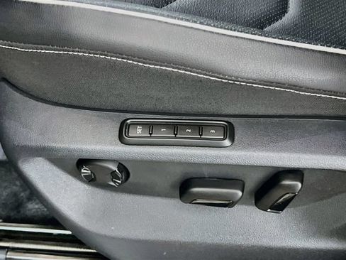 Used 2024 Volkswagen Tiguan SEL R-Line AWD/4WD image 19