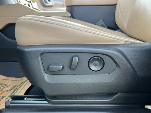 Used 2023 Chevrolet Tahoe Premier image 18