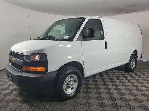 New 2026 Chevrolet Express 2500 image 8
