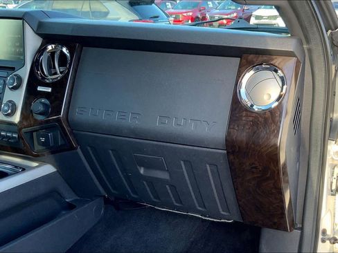 Used 2015 Ford F250 Platinum image 18