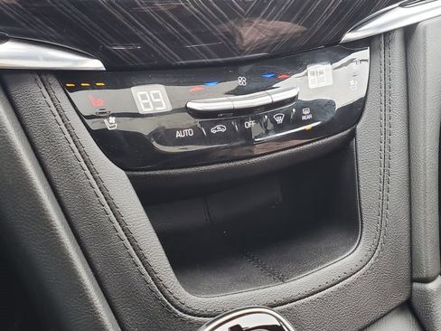 Certified 2024 Cadillac XT6 Premium Luxury w/ LPO, Floor Liner Package AWD/4WD image 24