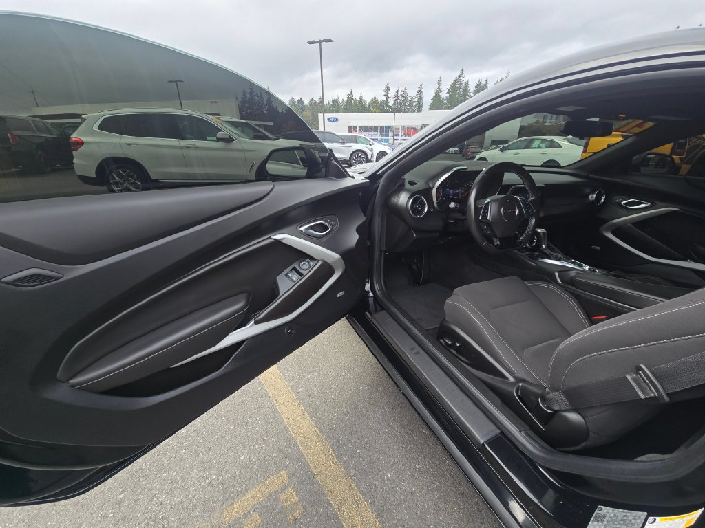 Used 2021 Chevrolet Camaro LT w/ Technology Package RWD image 16