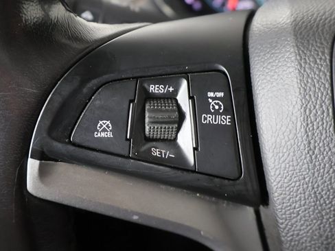 Used 2020 Chevrolet Trax LT w/ LT Convenience Package image 34