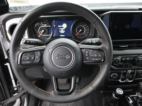 Used 2024 Jeep Gladiator Sport AWD/4WD image 13