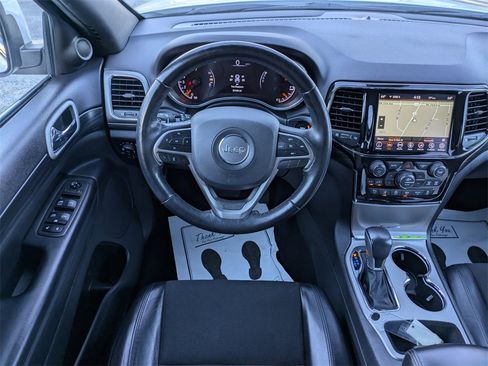 Used 2021 Jeep Grand Cherokee Laredo X image 16