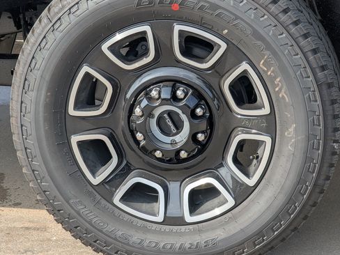 New 2026 Ford F250 Platinum w/ FX4 Off-Road Package image 10