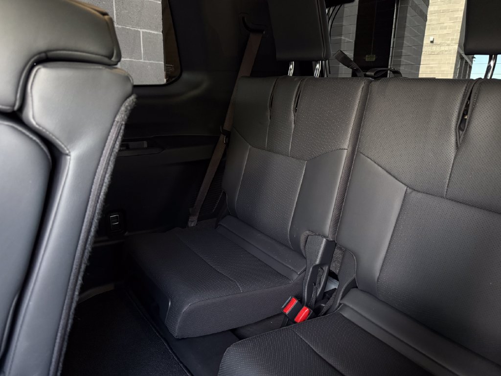 Used 2024 Lexus GX 550 w/ Cold Area Package AWD/4WD image 38