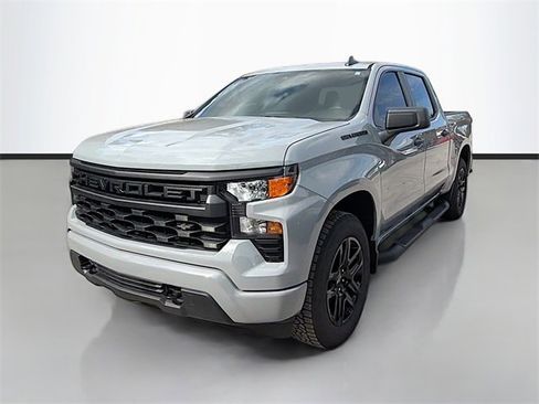 Used 2024 Chevrolet Silverado 1500 Custom image 2