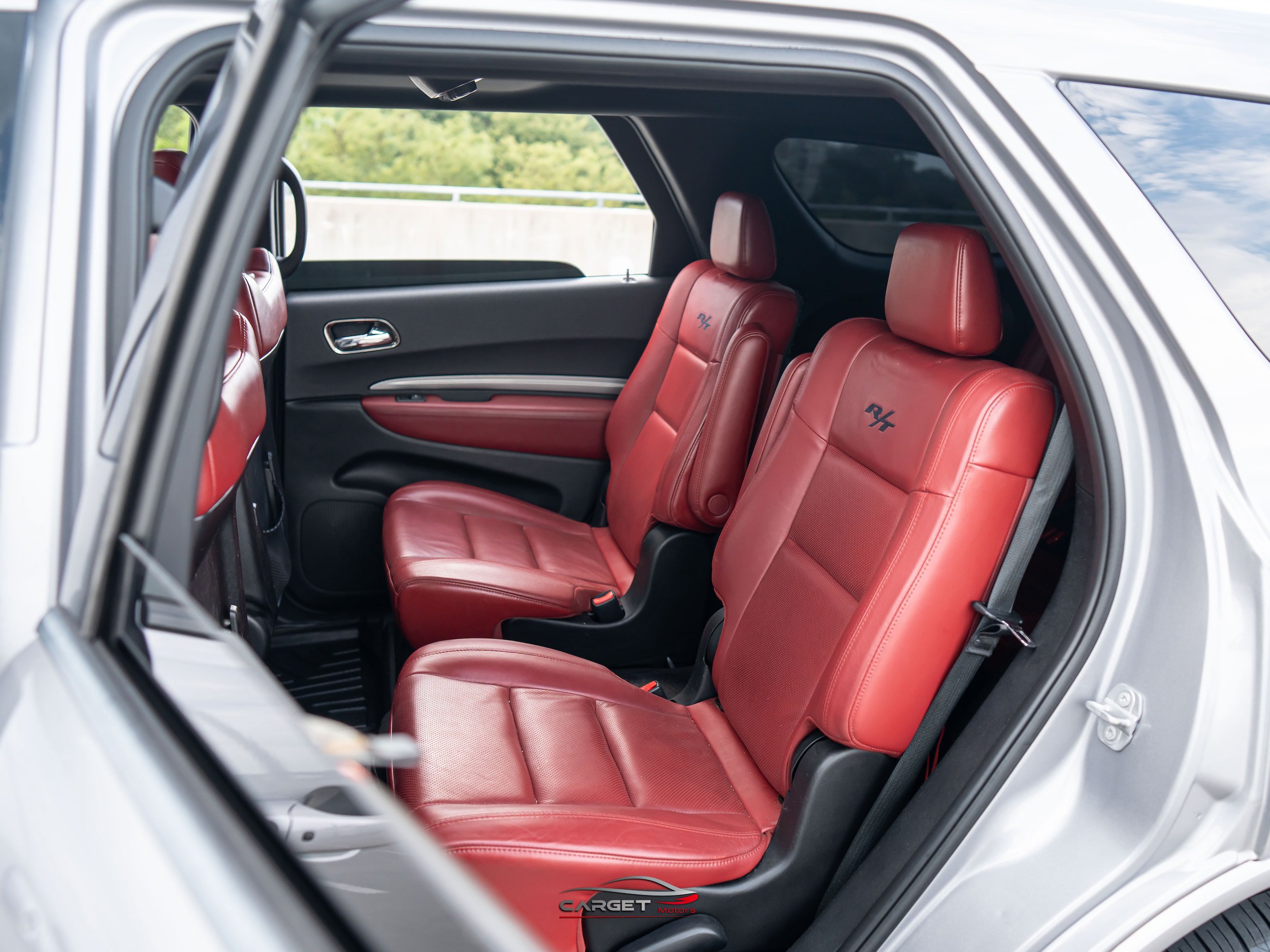 Used 2018 Dodge Durango R/T w/ Technology Group AWD/4WD image 19