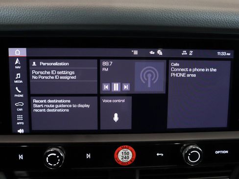 Used 2025 Porsche Macan image 21