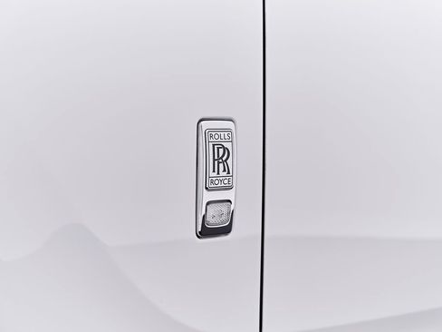 Used 2018 Rolls-Royce Ghost RWD image 25