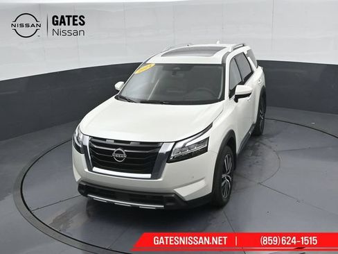 Used 2024 Nissan Pathfinder Platinum AWD/4WD image 55