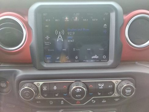 Used 2021 Jeep Gladiator Rubicon AWD/4WD image 14