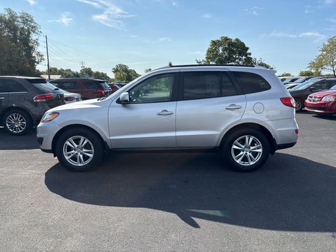 Used 2011 Hyundai Santa Fe SE image 3