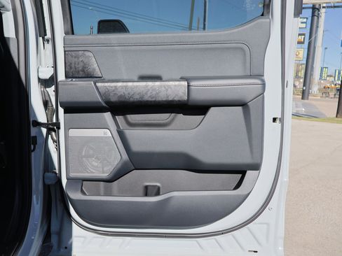 New 2025 Ford F250 Lariat w/ Lariat Ultimate Package image 43